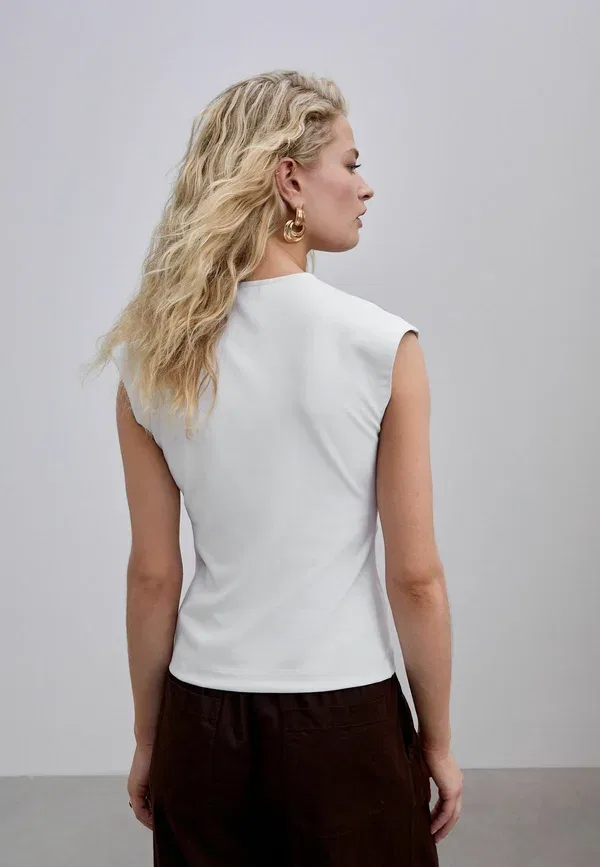 Футболка Next Regular fit deep v neck cap sleeve top, белый — фото 2