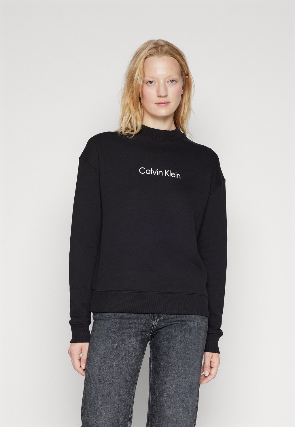 

Толстовка Calvin Klein HERO LOGO, черный