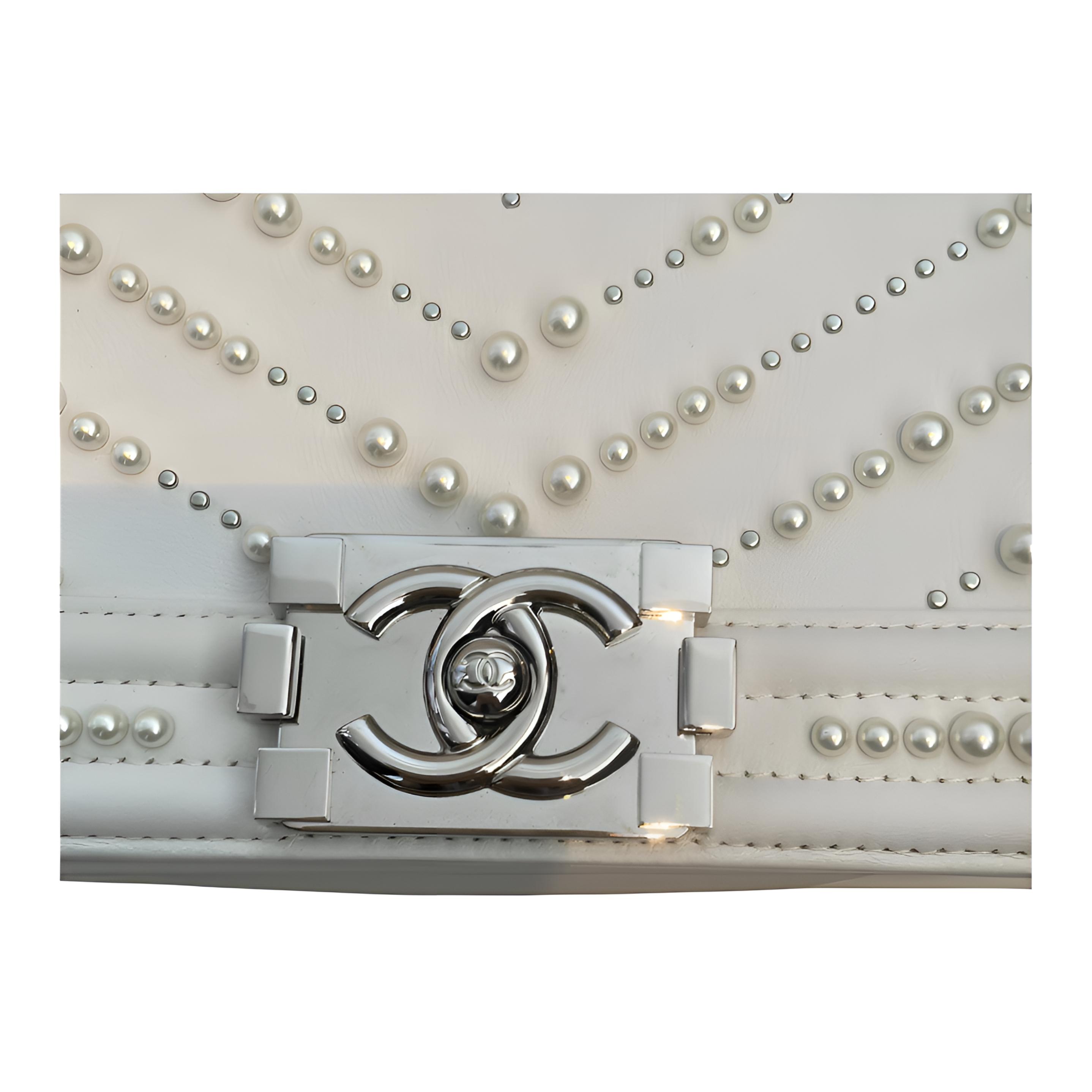 CHANEL Кожаная сумка через плечо, кроссбоди женская белая — фото 4