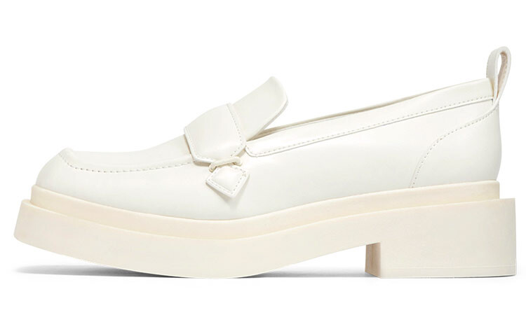 Туфли на платформе женские низкие розовые/белые Charles&Keith