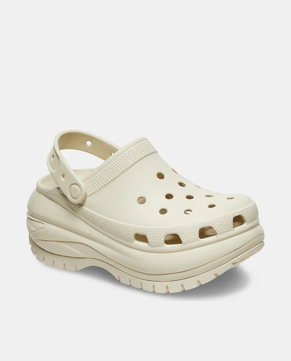 Женские сабо Classic Mega Crush Crocs, светло-бежевый — фото 4