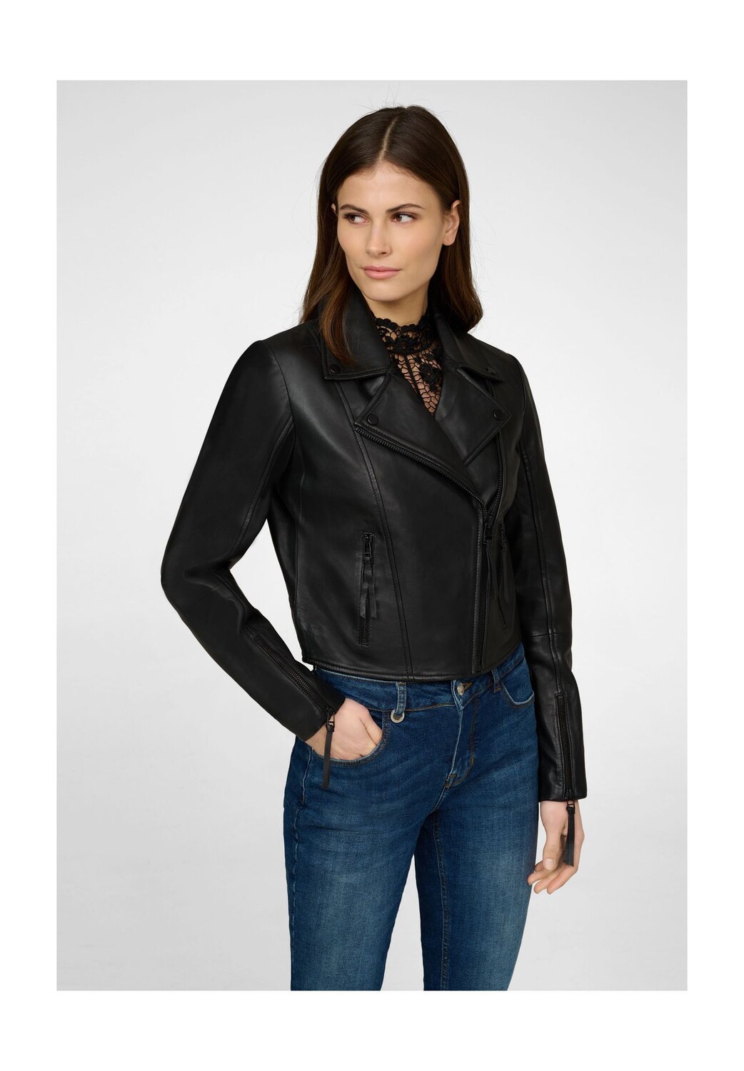 

Женская кожаная куртка Alina, короткая косуха с воротником с лацканами и косой молнией спереди RICANO, черный