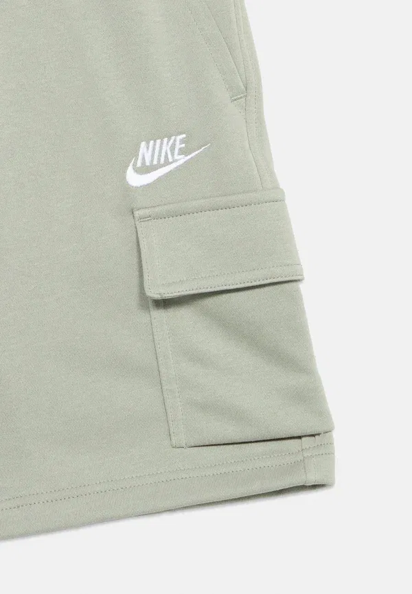 Шорты спортивные Nike Sportswear, еловый туман/белый — фото 4