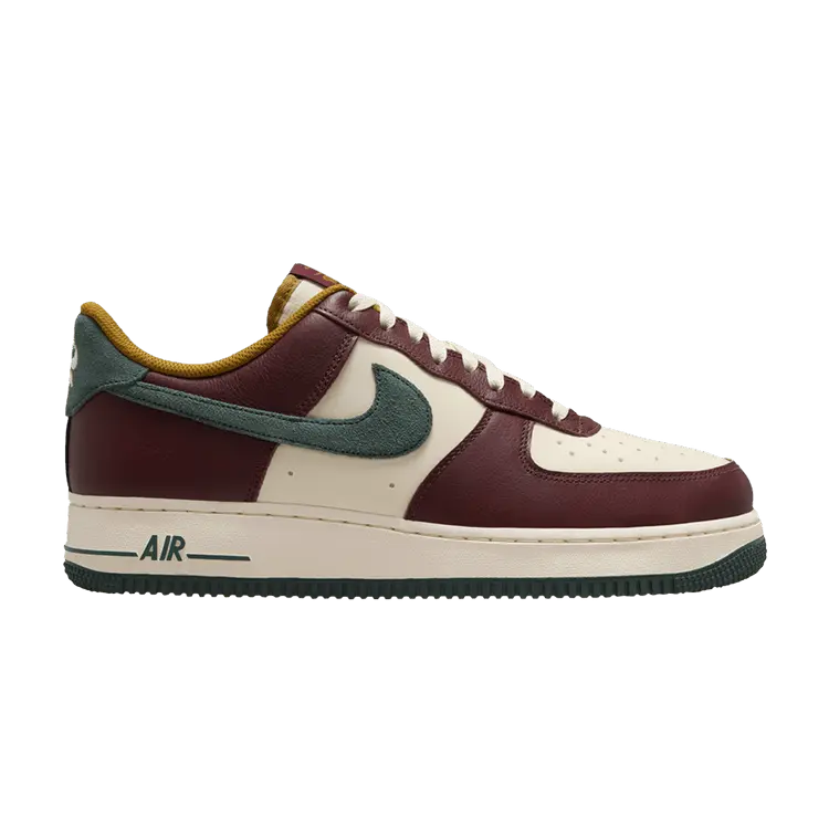 

Кроссовки Nike Air Force 1 07 LV8Dark Team Red Vintage Green, красный