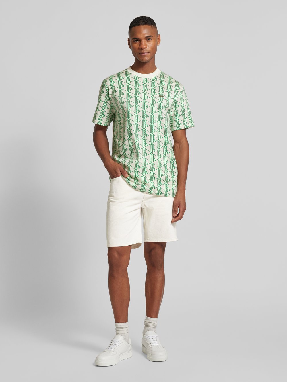 

Шорты-бермуды из денима прямого кроя с пятью карманами Lacoste, кремовый