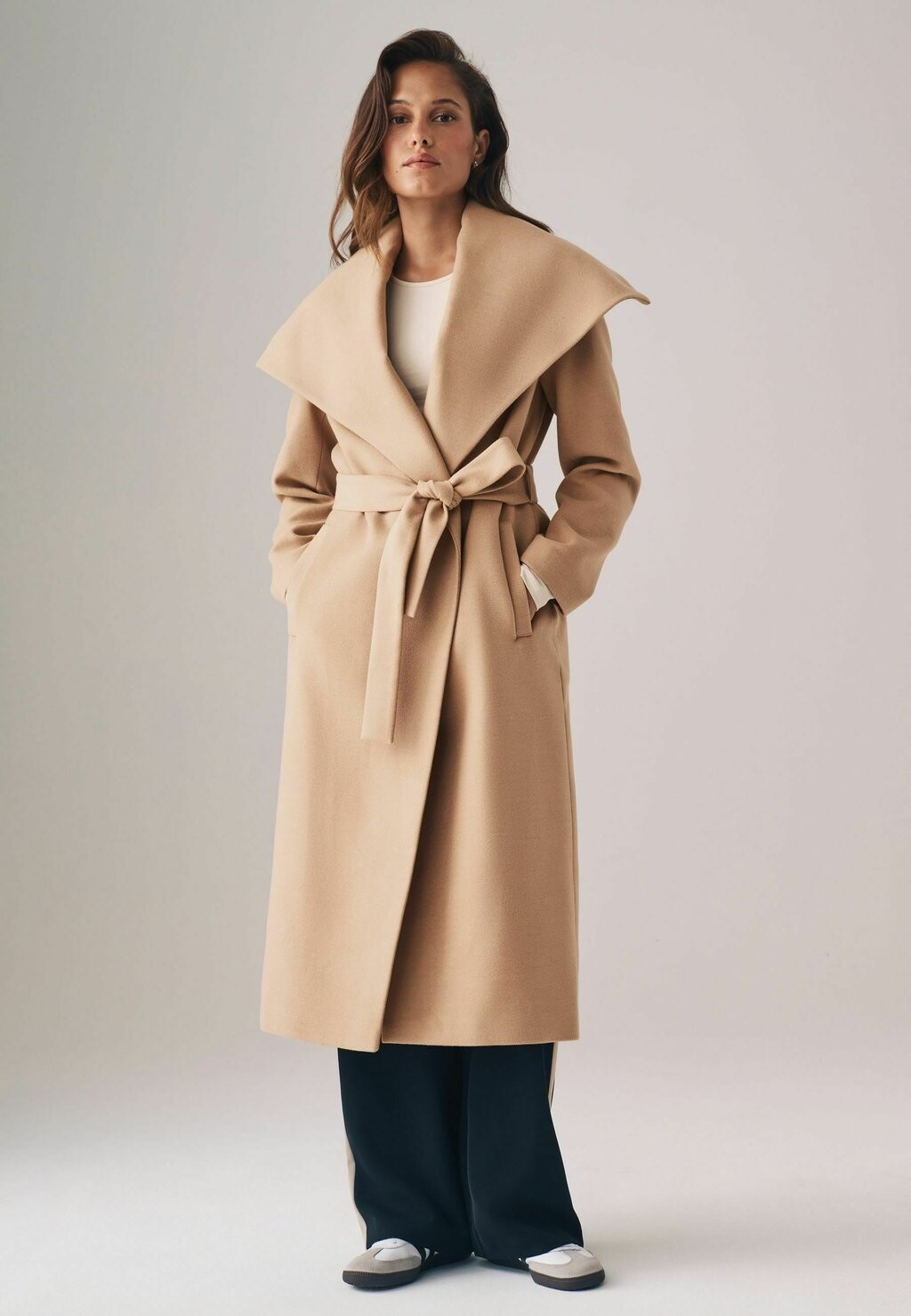 

Классическое пальто BELTED WRAP REGULAR FIT THE SET, коричневый