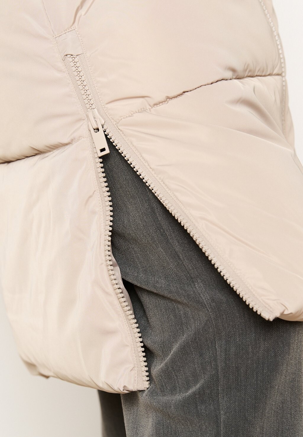 

Зимнее пальто QUILTED LolaLiza, бежевый