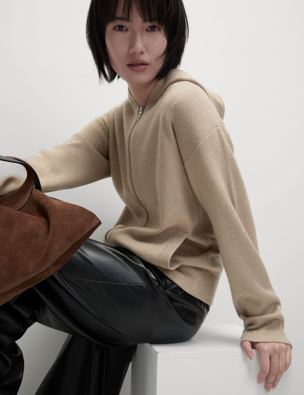 

Мягкая на ощупь двухцветная толстовка с капюшоном Slim Fit Marks & Spencer, цвет Cappuccino