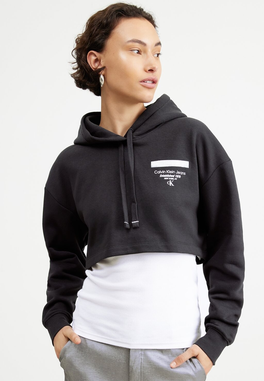 

Толстовка Calvin Klein Jeans STRIPE LOGO CROPPED, черный