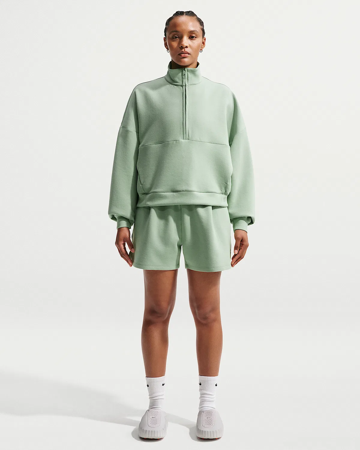 Женские шорты Nike 24.7 ImpossiblySoft Dri-FIT средней посадки свободного кроя 4", Steam/Mineral Slate