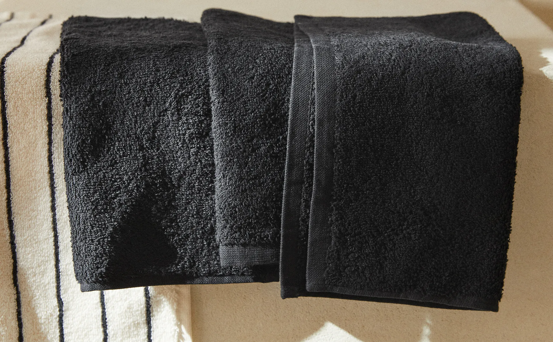 

Упаковка хлопковых полотенец для рук (3 шт.) Zara Home, черный