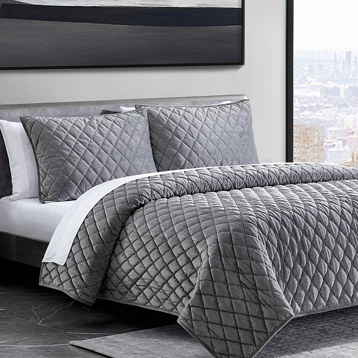 

Vera Wang Diamond Velvet Charcoal King Комплект одеял, серый