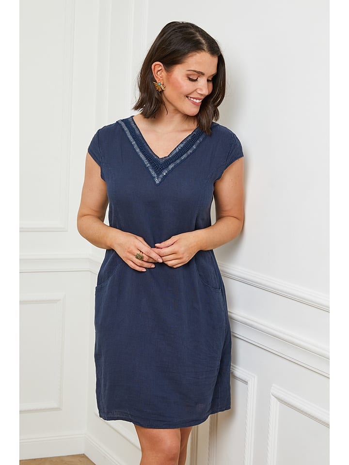 

Короткое платье Curvy Lady, темно-синий