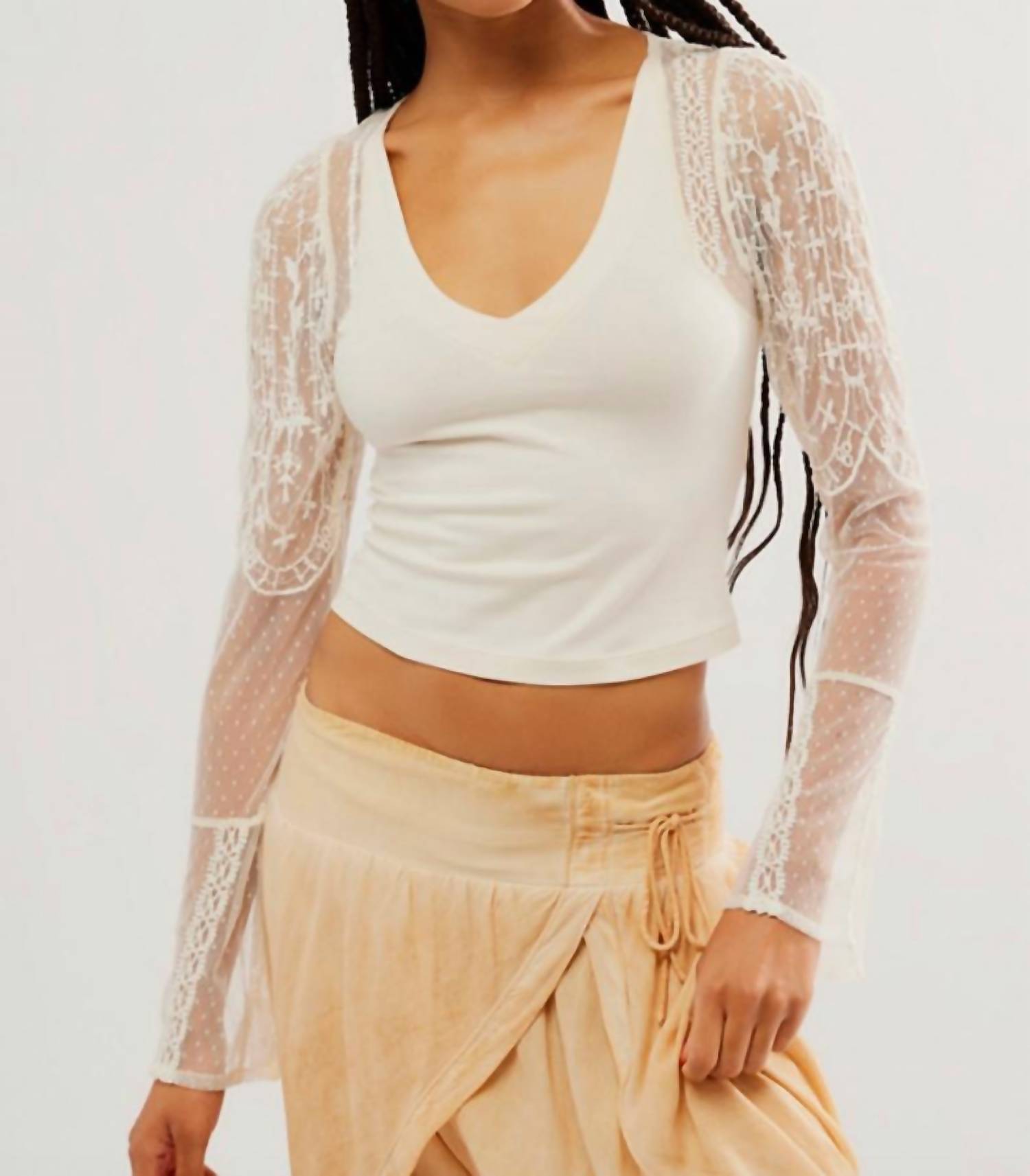 

Кто эта девушка Топ с длинными рукавами цвета слоновой кости Free People