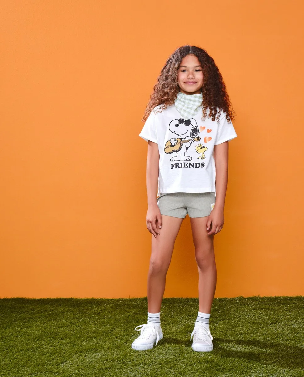 

Спортивные шорты для девочки с отделкой Снупи Kids El Corte Inglés, цвет 520 Kaki