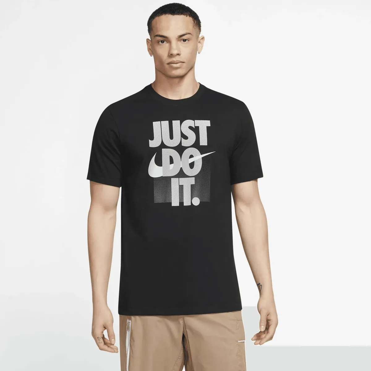 

Футболка Nike Sportswear "МУЖСКАЯ ФУТБОЛКА", черный