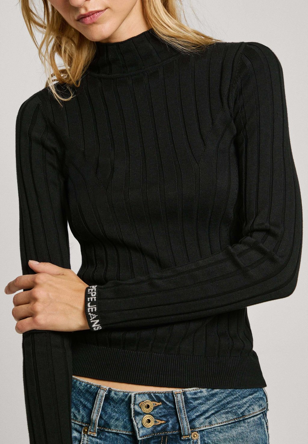 

Джемпер IZABEL TURTLENECK Pepe Jeans, черный