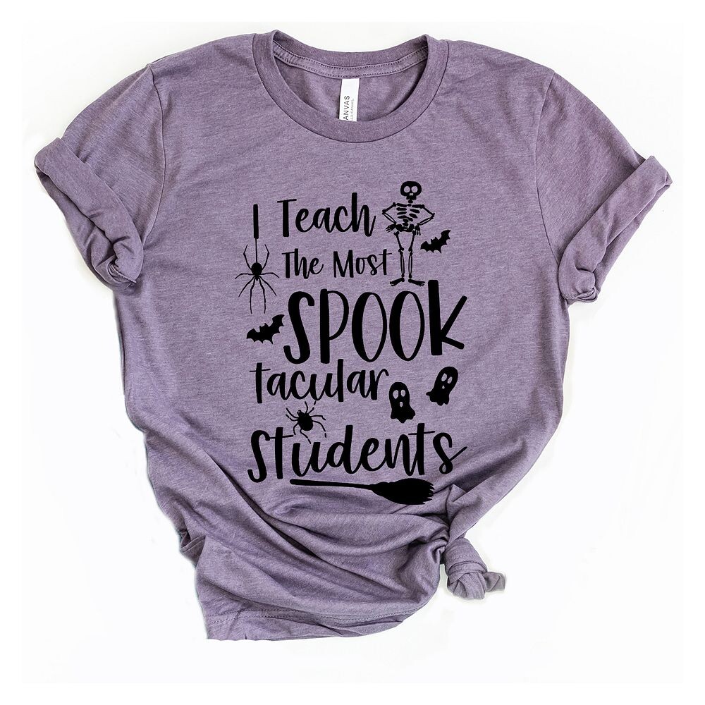 

Футболка с короткими рукавами и графикой I Teach The Most Spooktacular Student Simply Sage Market, фиолетовый