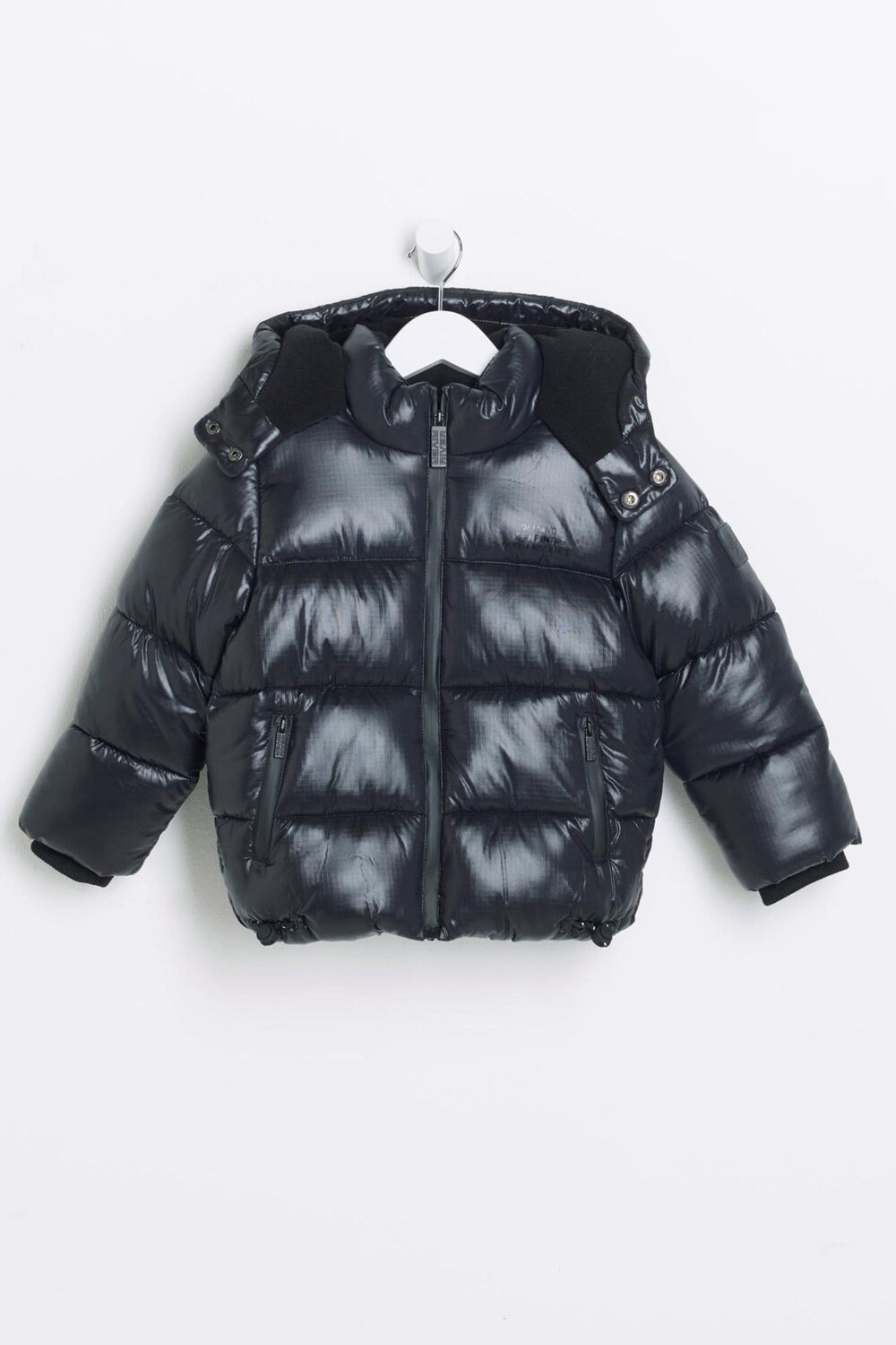

Мальчики пуховое пальто тяжелого веса River Island, черный