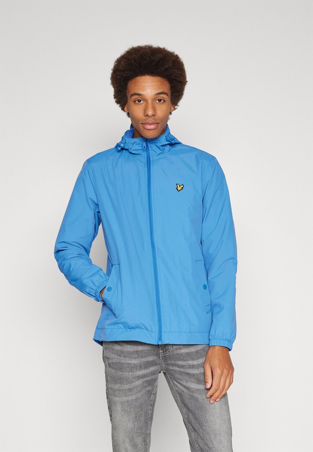 

Легкая куртка ZIP THROUGH HOODED JACKET Lyle & Scott, цвет spring blue