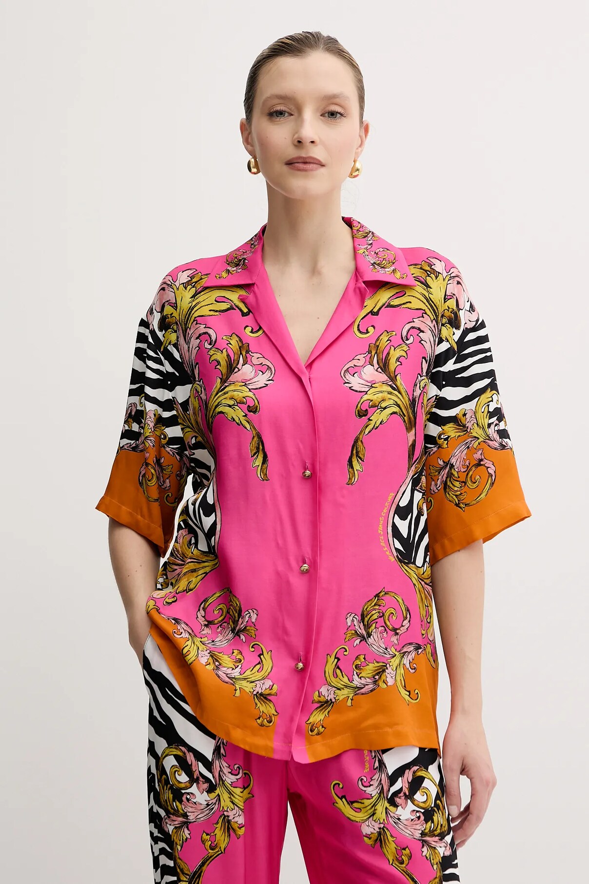

Рубашка Versace Jeans Couture, розовый