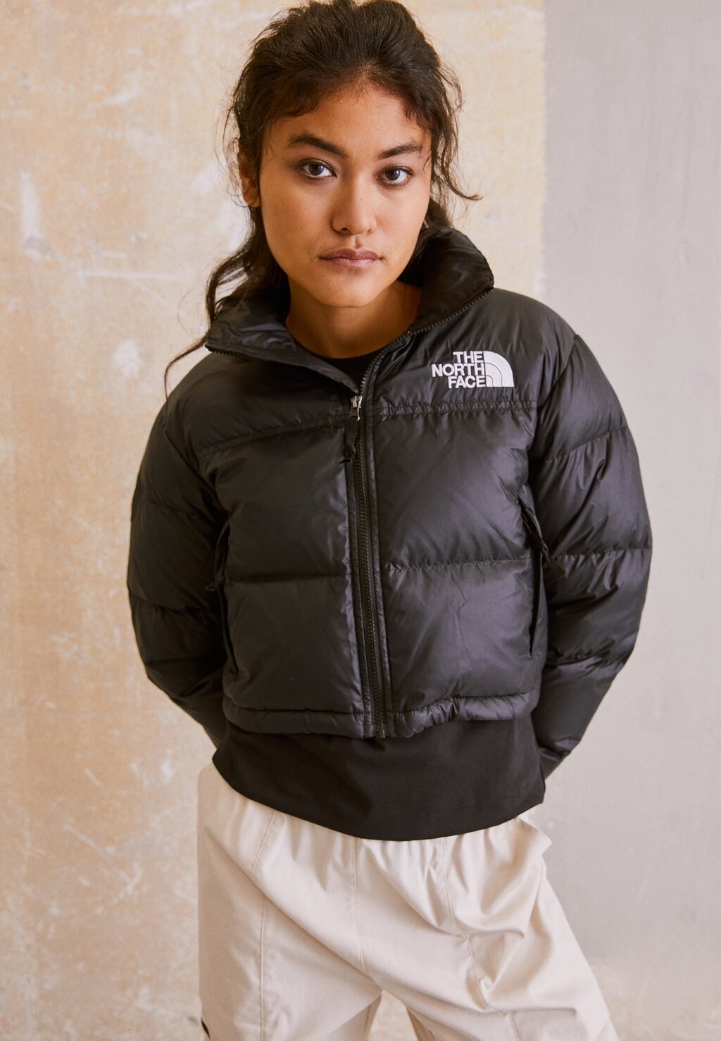 

Куртка The North Face КОРОТКАЯ КУРТКА NUPTSE, черный