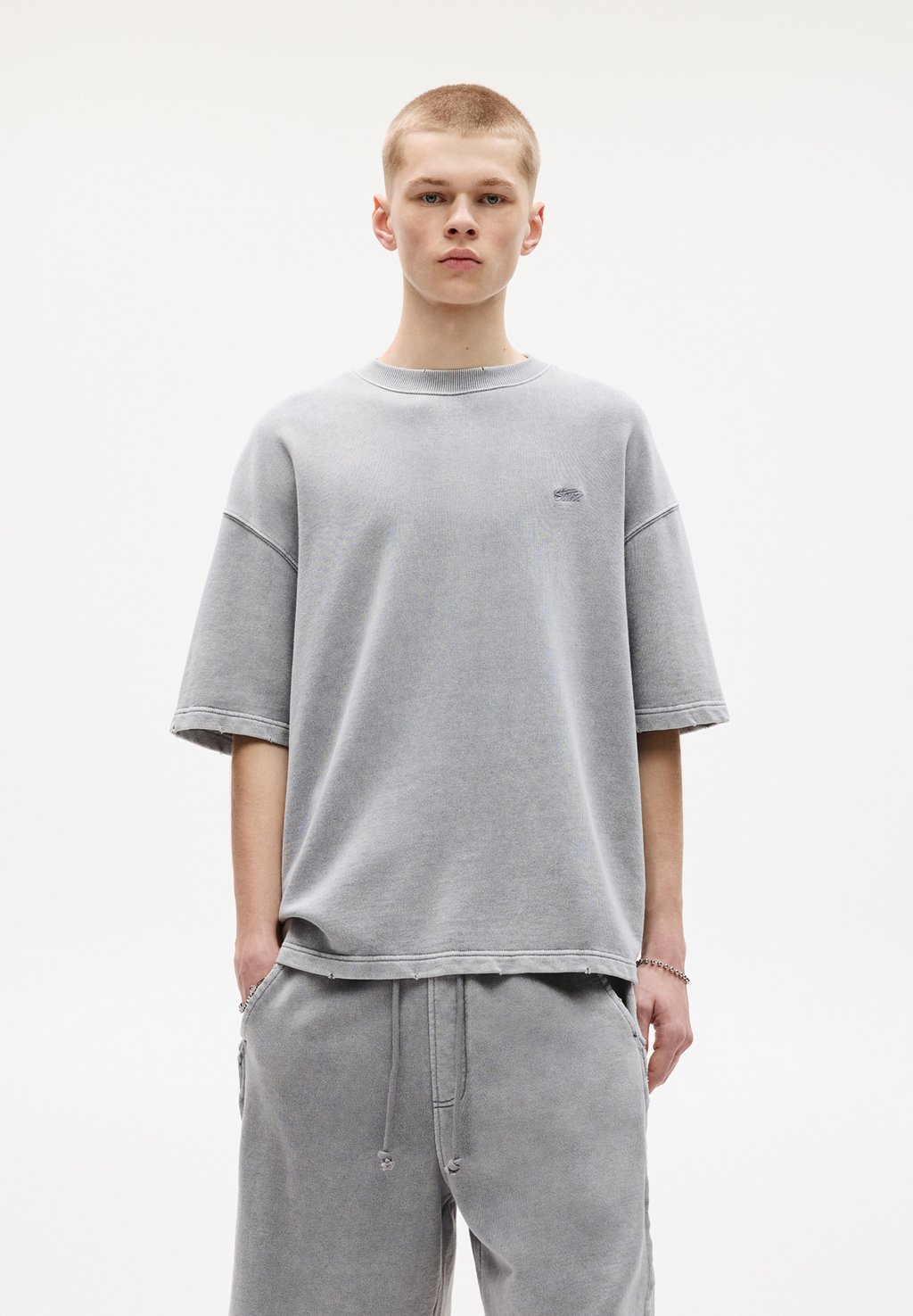 

Базовая футболка SHORT SLEEVE PULL&BEAR, серый