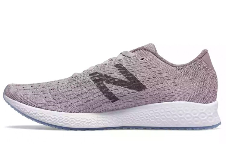 

Женские кроссовки New Balance