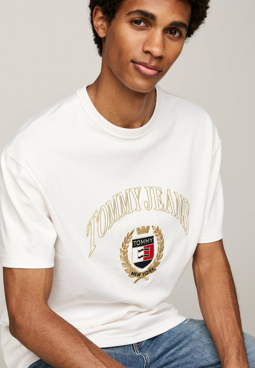 

Футболка с принтом LOGO EMBROIDERY CREW NECK Tommy Jeans, белый