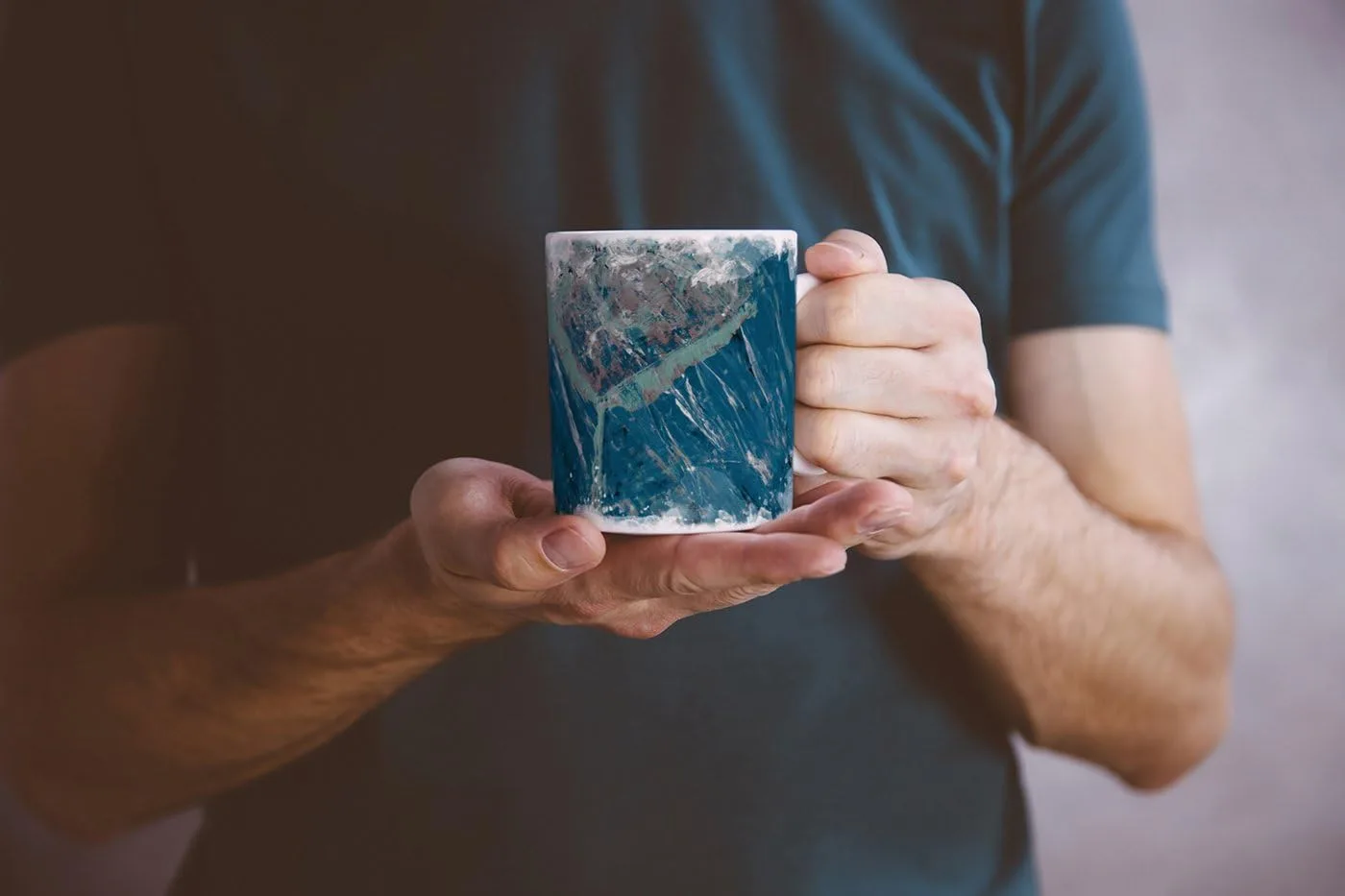 Подарочная кружка Abstract Mug Dunkelcyane Primer в цвете Kadettenblau и Dark Brown Eau Zone — фото 4