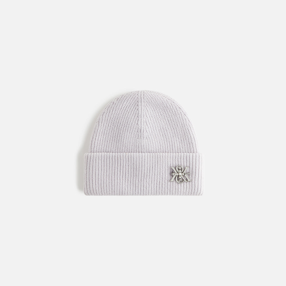 

Бейсболка Kith Women Broach Mia Beanie, цвет Echo