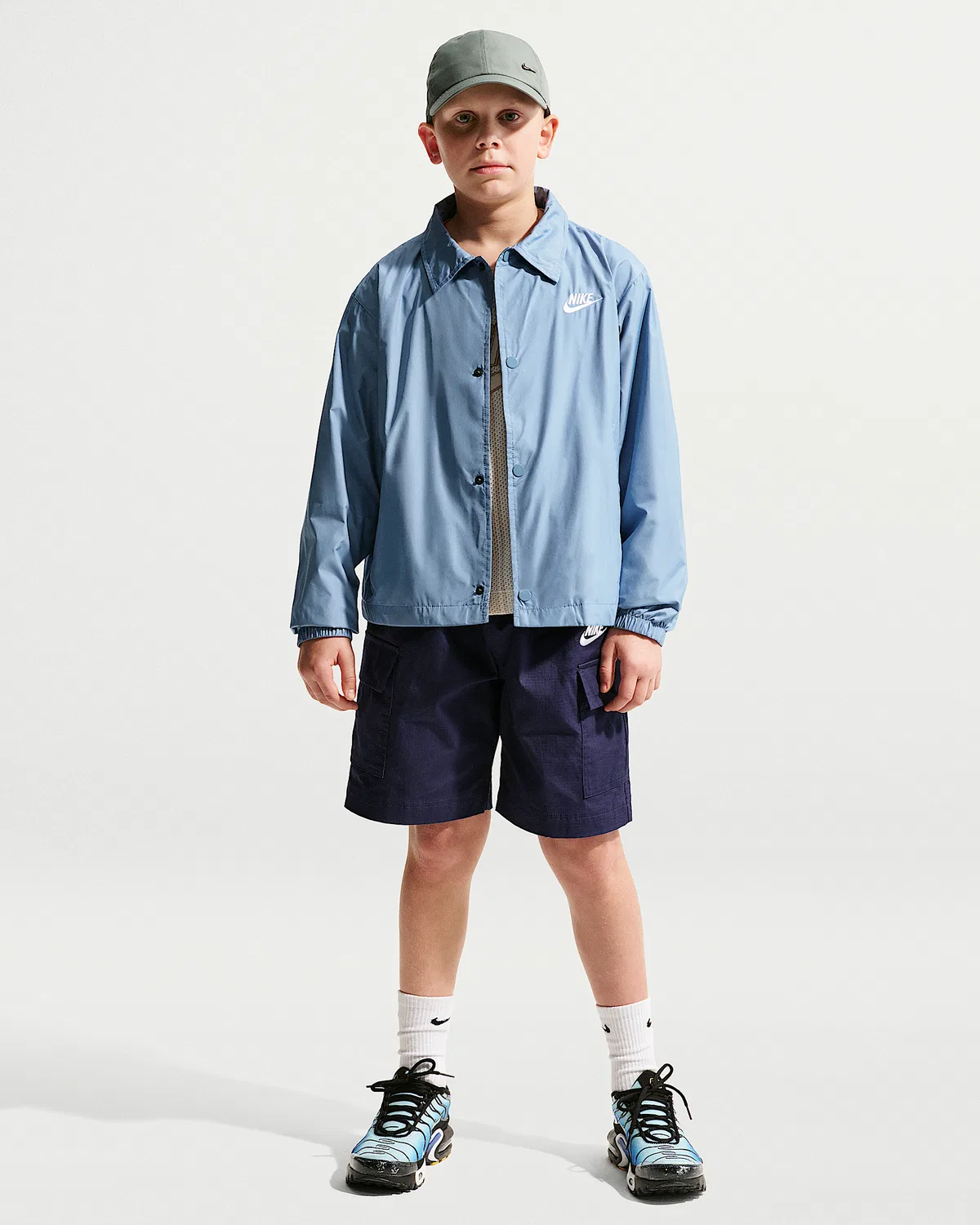Детская куртка-тренч Repel Nike Sportswear Club, Work Blue/White — фото 4