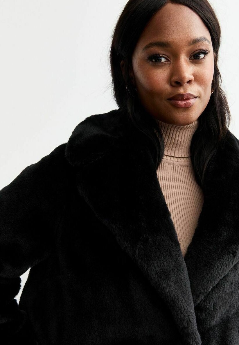

Зимнее пальто CURVES BLACK FAUX FUR New Look Curves, черный