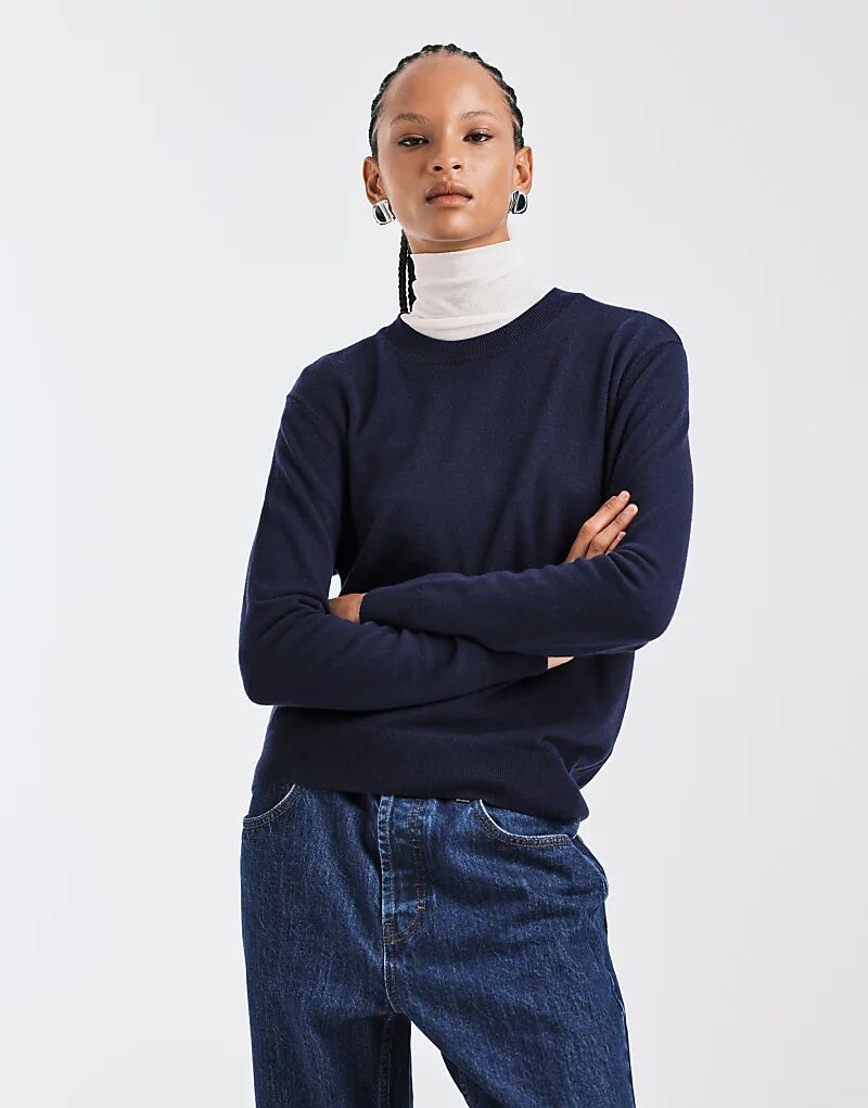 

Джемпер Mango Capsule из 100% шерсти с круглым вырезом, темно-синий