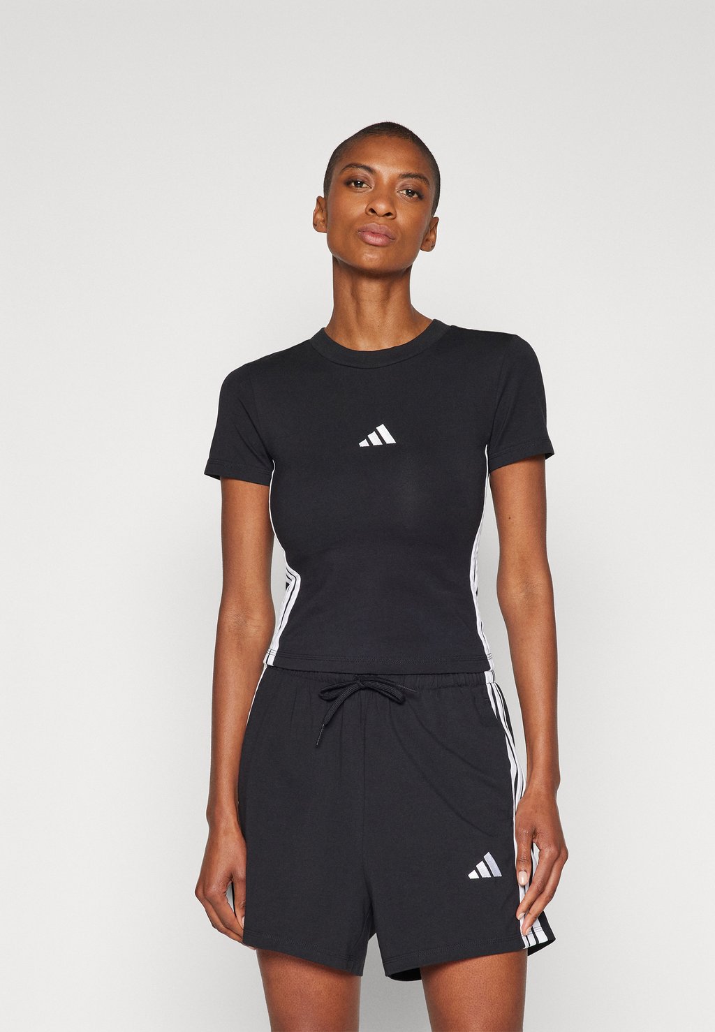 

Футболка с принтом ESSENTIALS 3 STRIPES SLIM BABY adidas Sportswear, черный