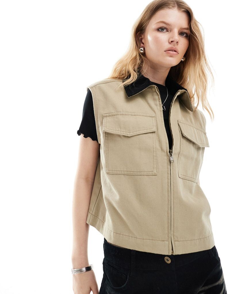 

Потертый жилет с вельветовым воротником ASOS DESIGN