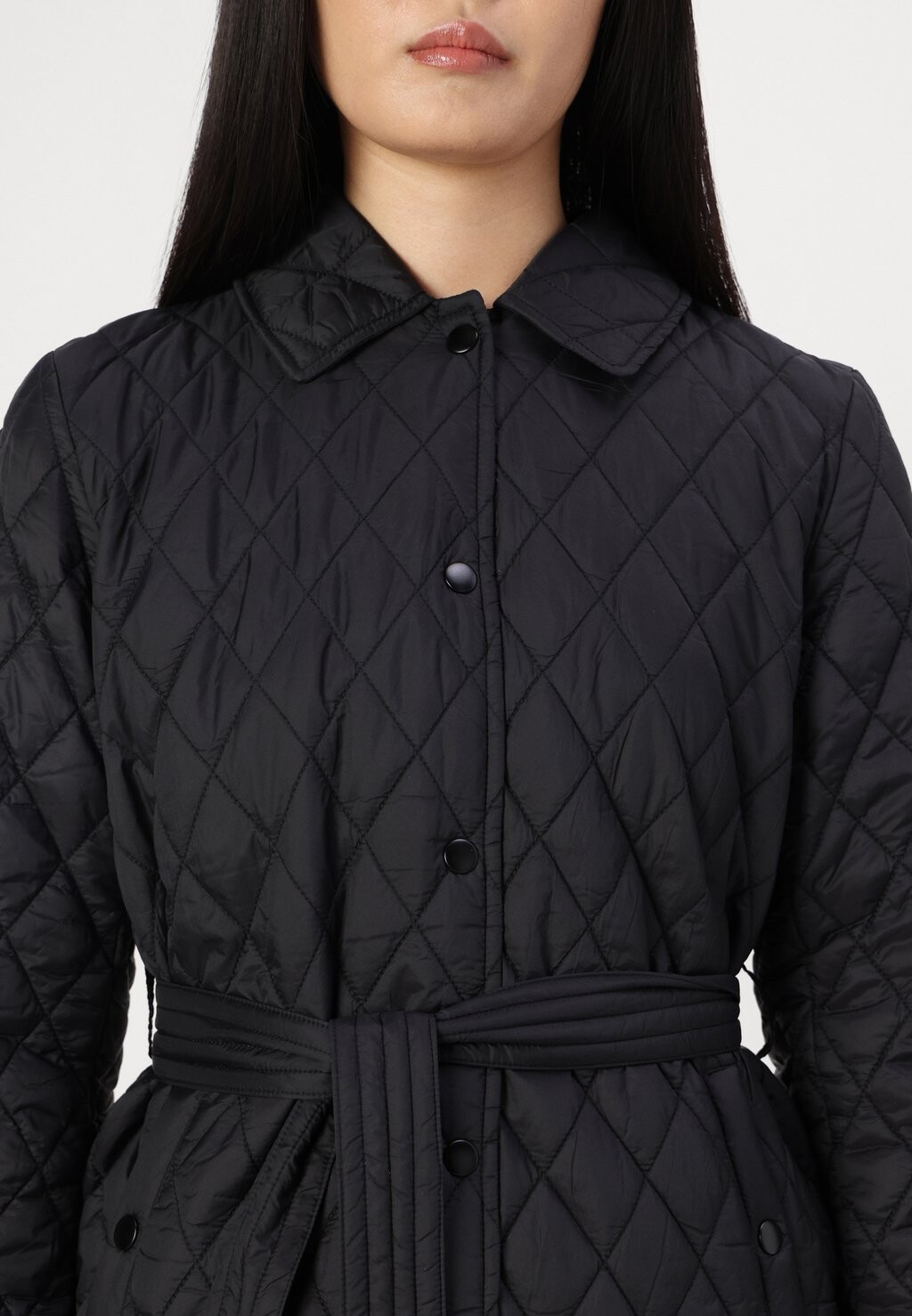 

Легкая куртка ONLTANYA QUILTED BELT JACKET ONLY, черный