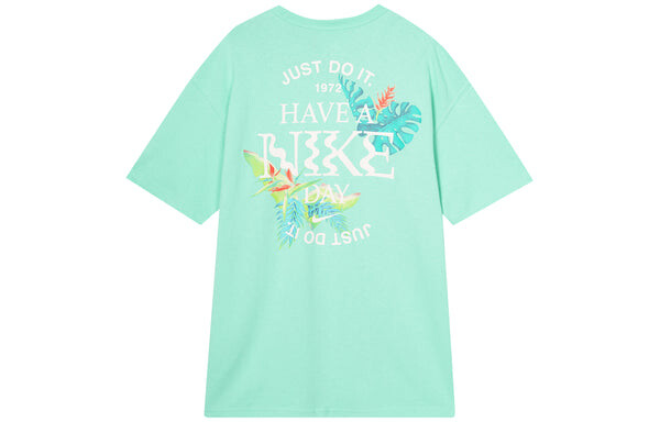 Футболка Nike Sportswear Premium Essential Pocket T-Shirt 'Lake Green', зеленый — фото 2