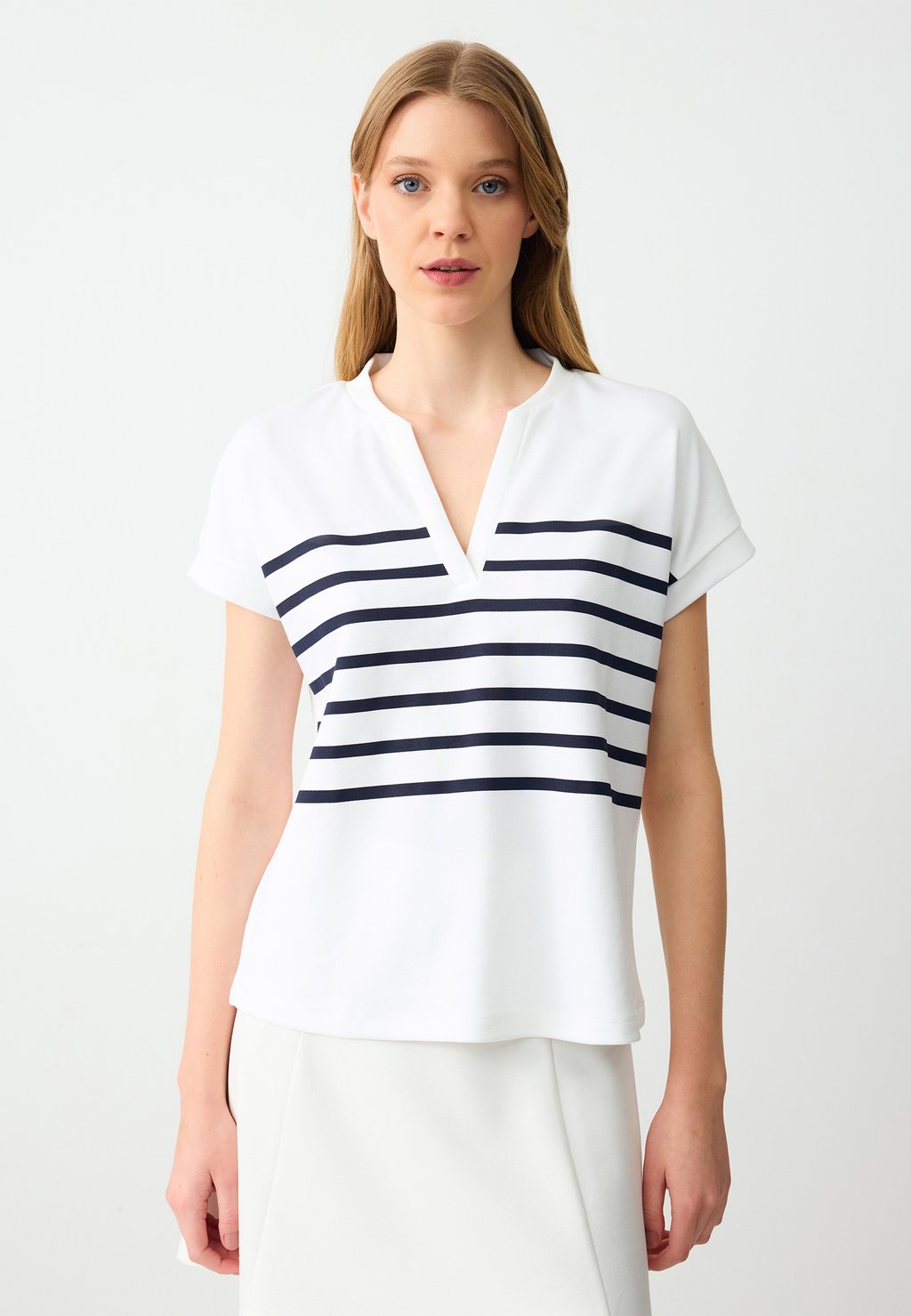 

Футболка с принтом STRIPED V-NECK Jimmy Key, белый