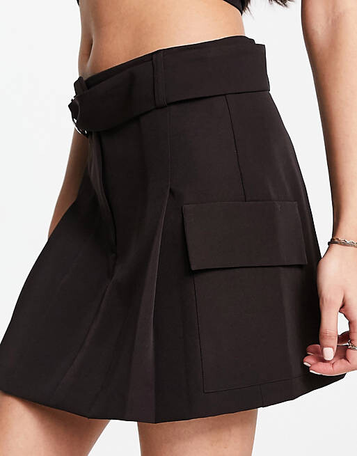

Черная мини-юбка с круглым вырезом и поясом Miss Selfridge