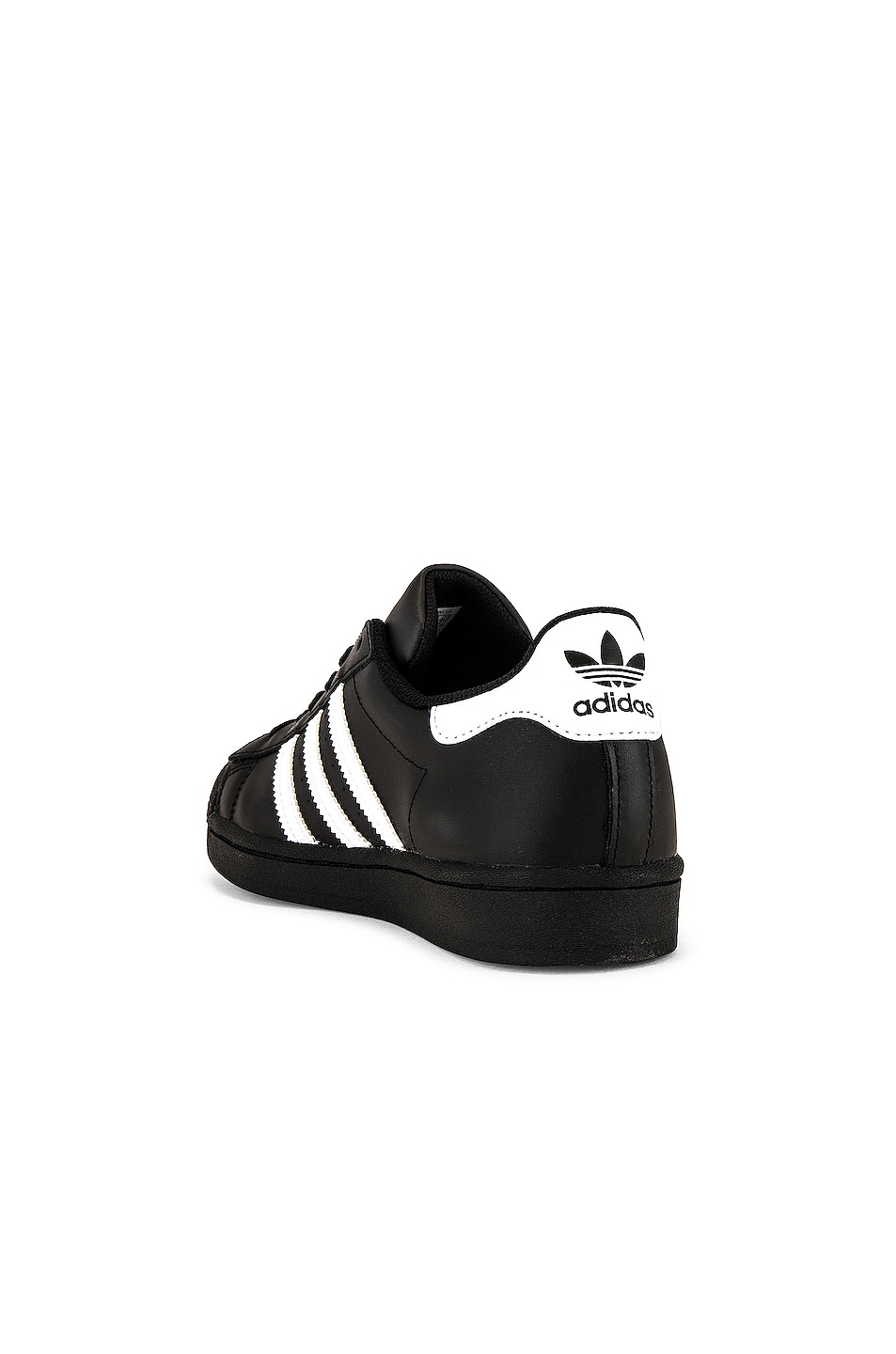 

Кроссовки женские Superstar Foundation Adidas Originals, цвет Black & White & Black