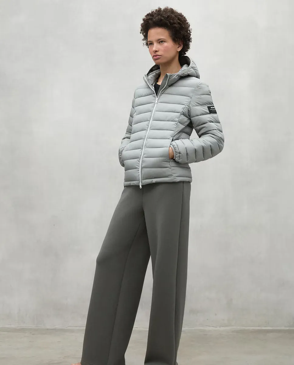 

Женская стеганая куртка на молнии с боковыми карманами Ecoalf, светло-серый