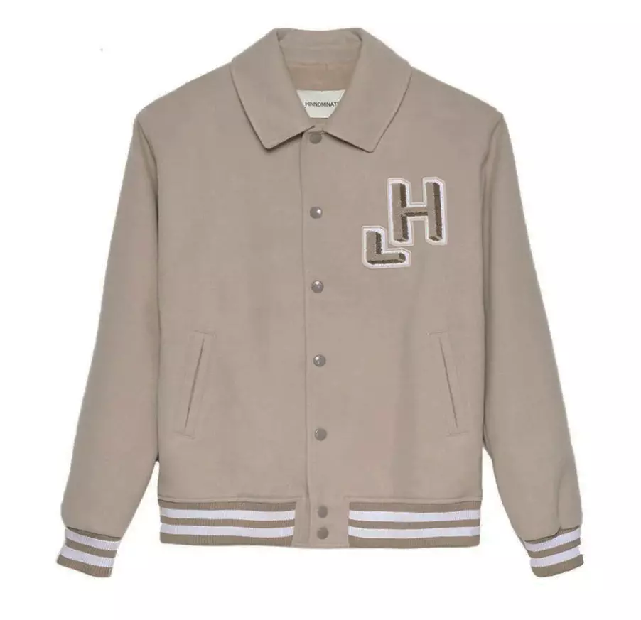 

Куртка-бомбер Chic Collegiate бежевого цвета Hazelnut HINNOMINATE