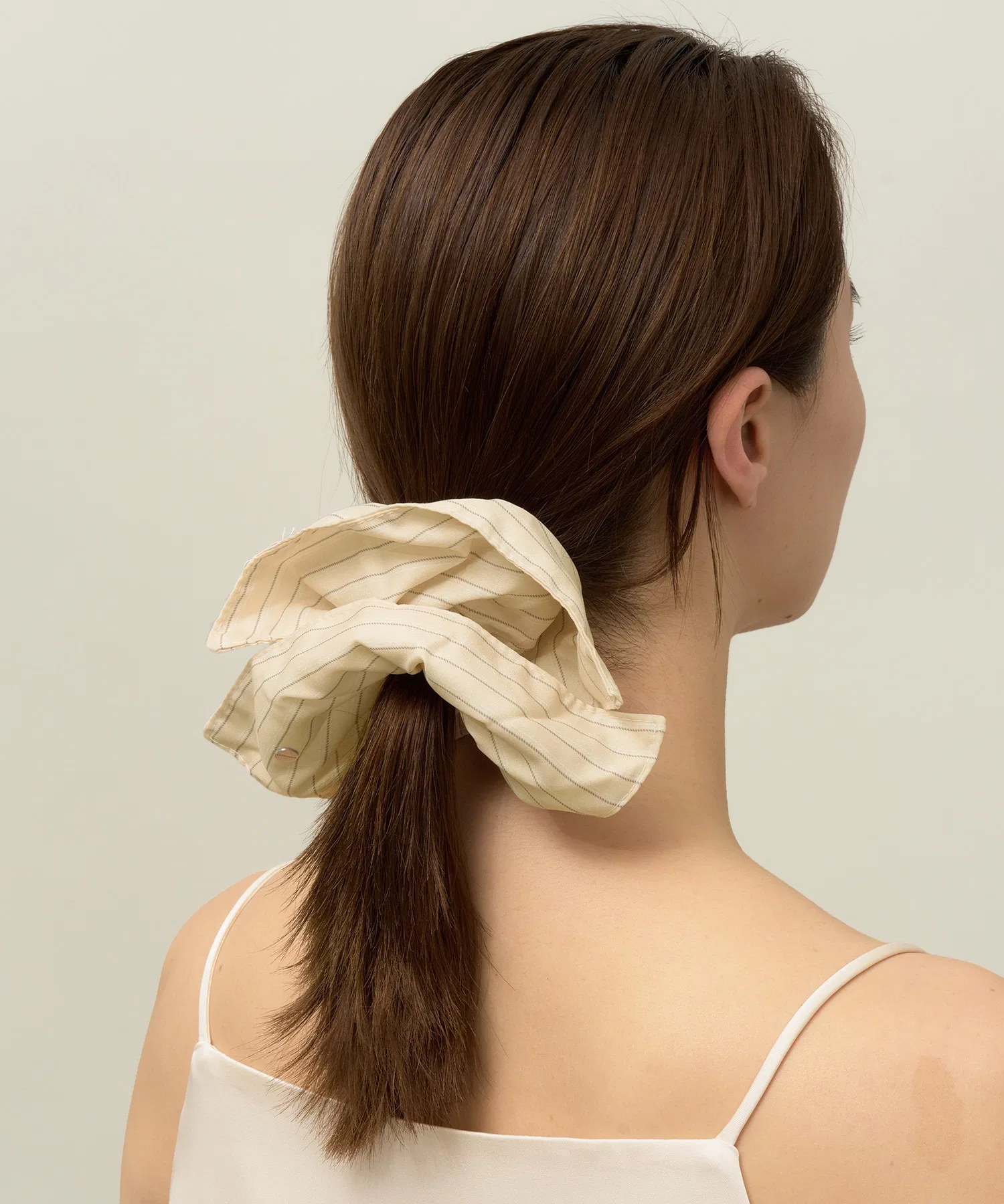 Скругленный шнурок-резинка для волос VATSURICA с полосками, бежевый — фото 3