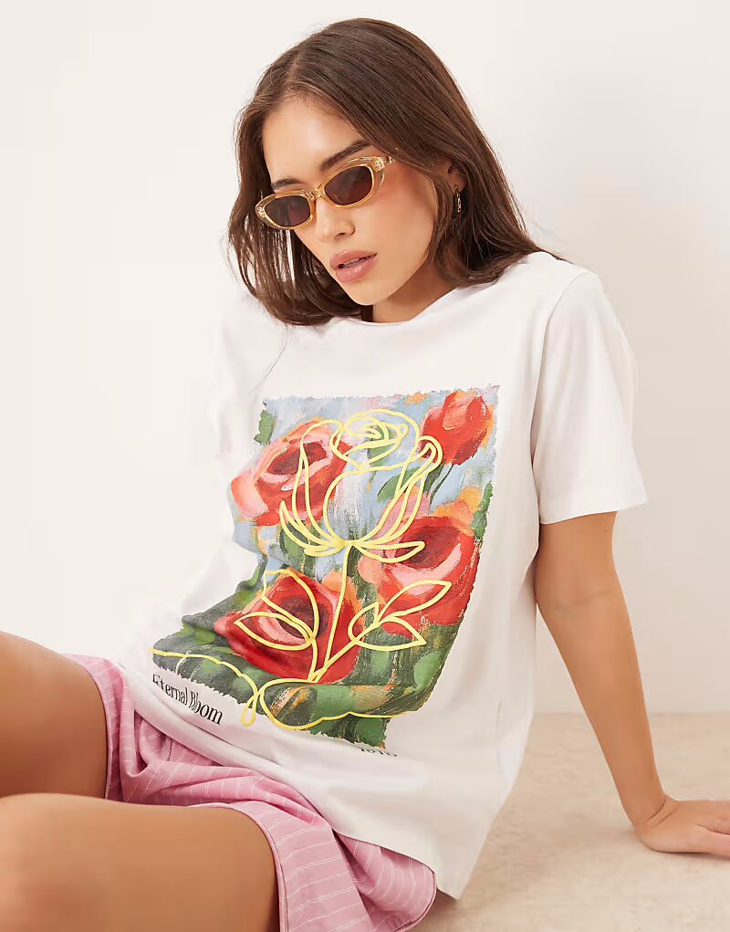

Футболка ASOS DESIGN прямого кроя с вечными цветами белого цвета