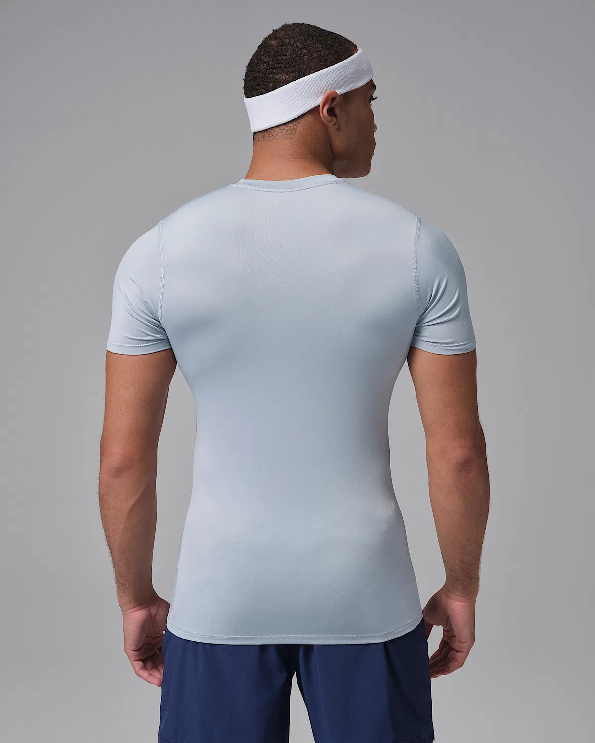Мужская базовая футболка с коротким рукавом Dri-FIT Jordan Sport, Wolf Grey/Black — фото 2