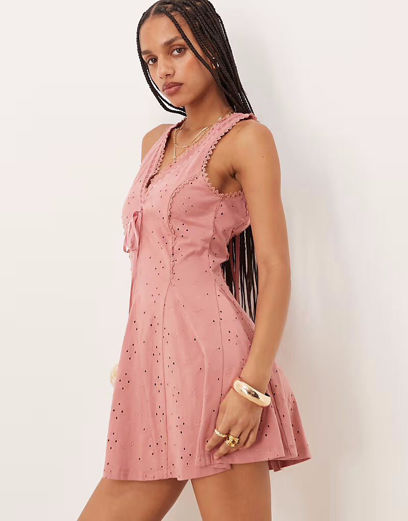 

ASOS DESIGN мини-платье без рукавов с V-образным вырезом розового цвета