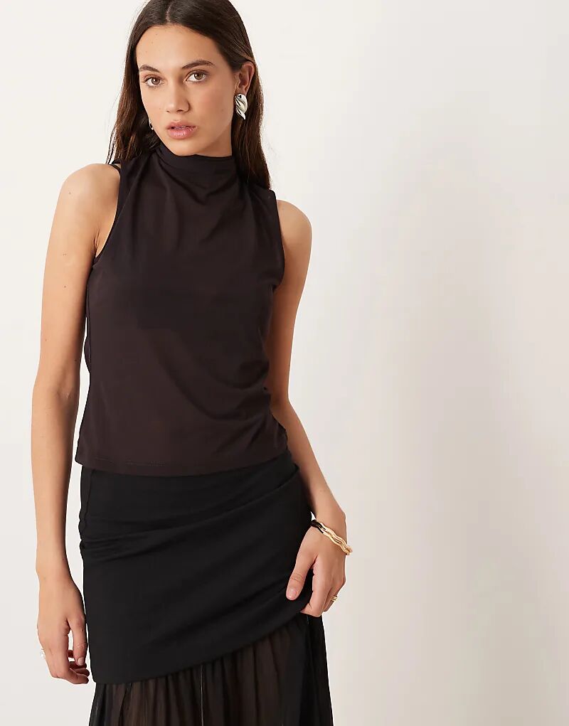 

Топ Gina Tricot с высоким воротом и открытым завязкой на спине, темно-коричневый цвет