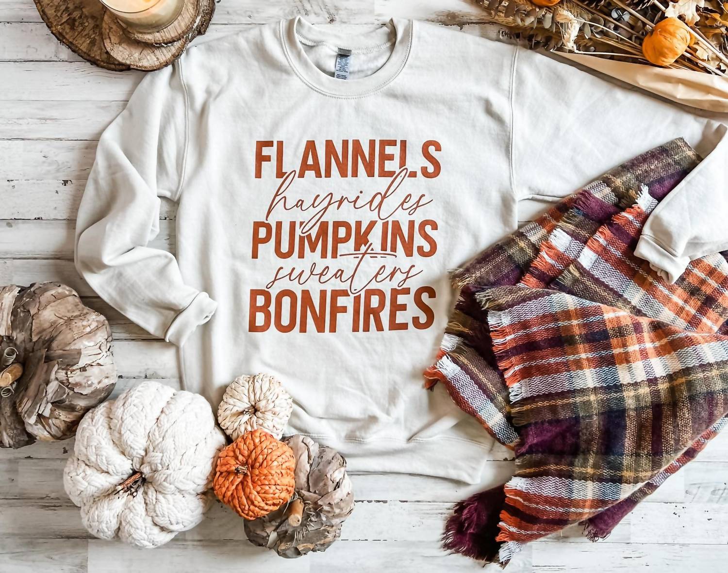 

Свитшот Hayrides Fall белого цвета Alabama Threads