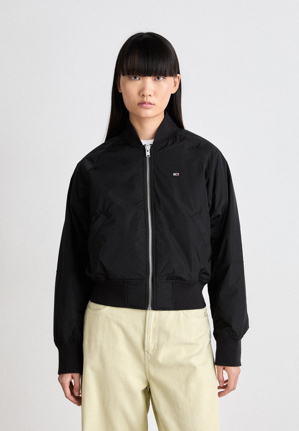 

Куртка-бомбер ESSENTIAL JACKET Tommy Jeans, черный
